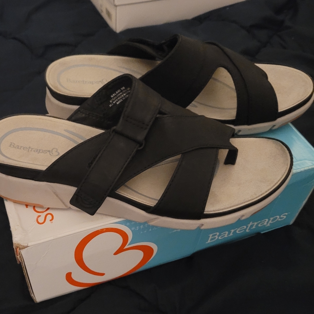 Baretrap sandals black size 9